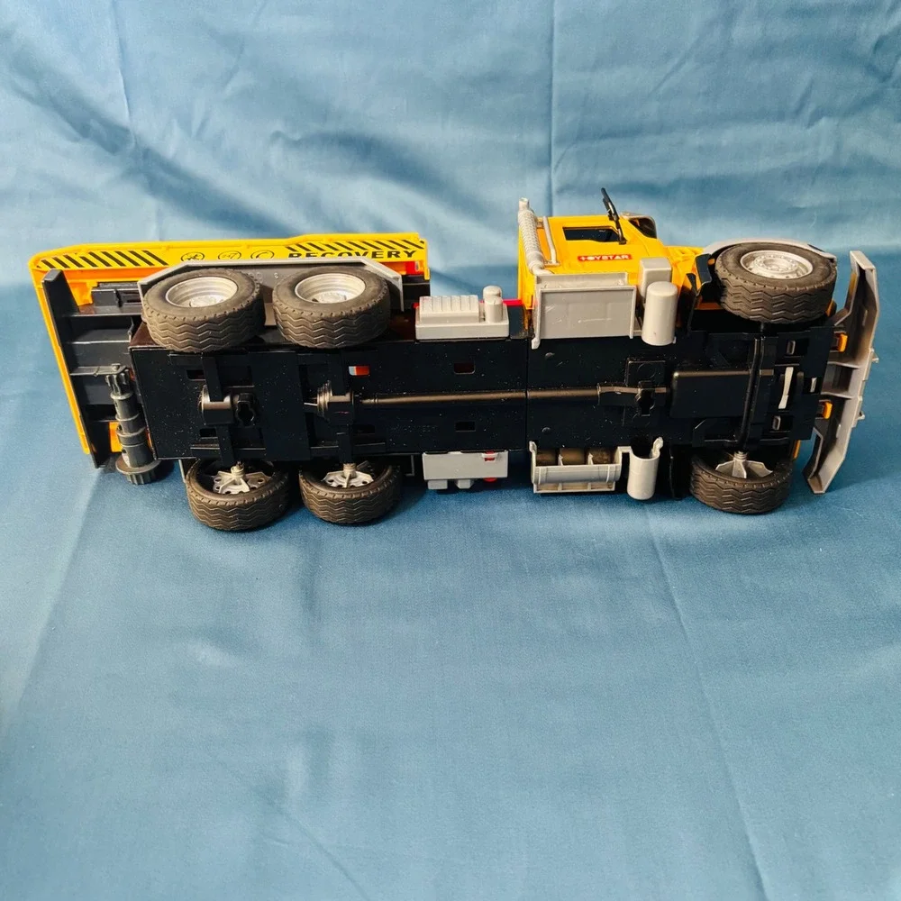 Large Toy Recovery Tow Truck Flatbed 6-Wheel Vehicle Lights Untested
